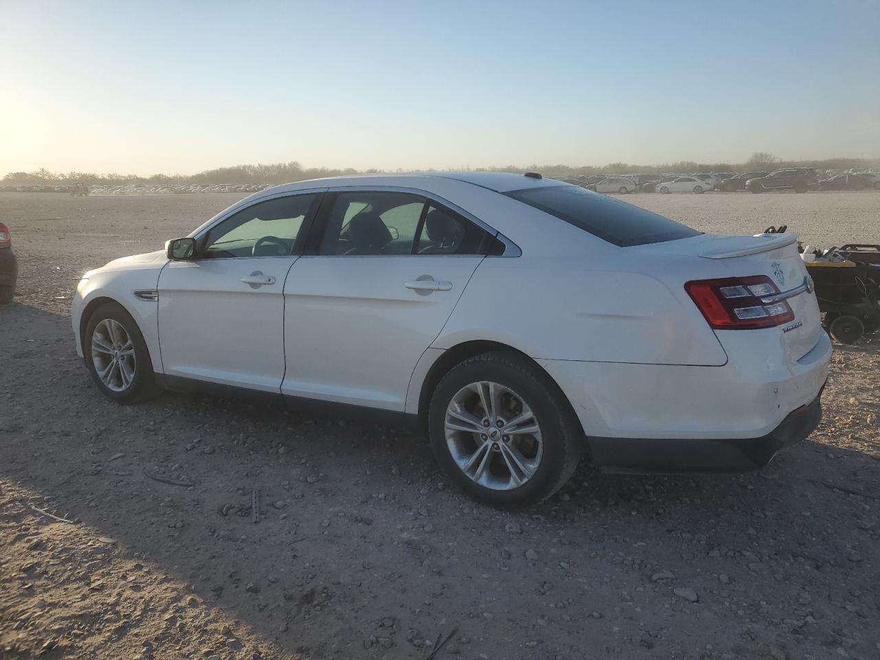 2013 FORD TAURUS SEL - Фото 2