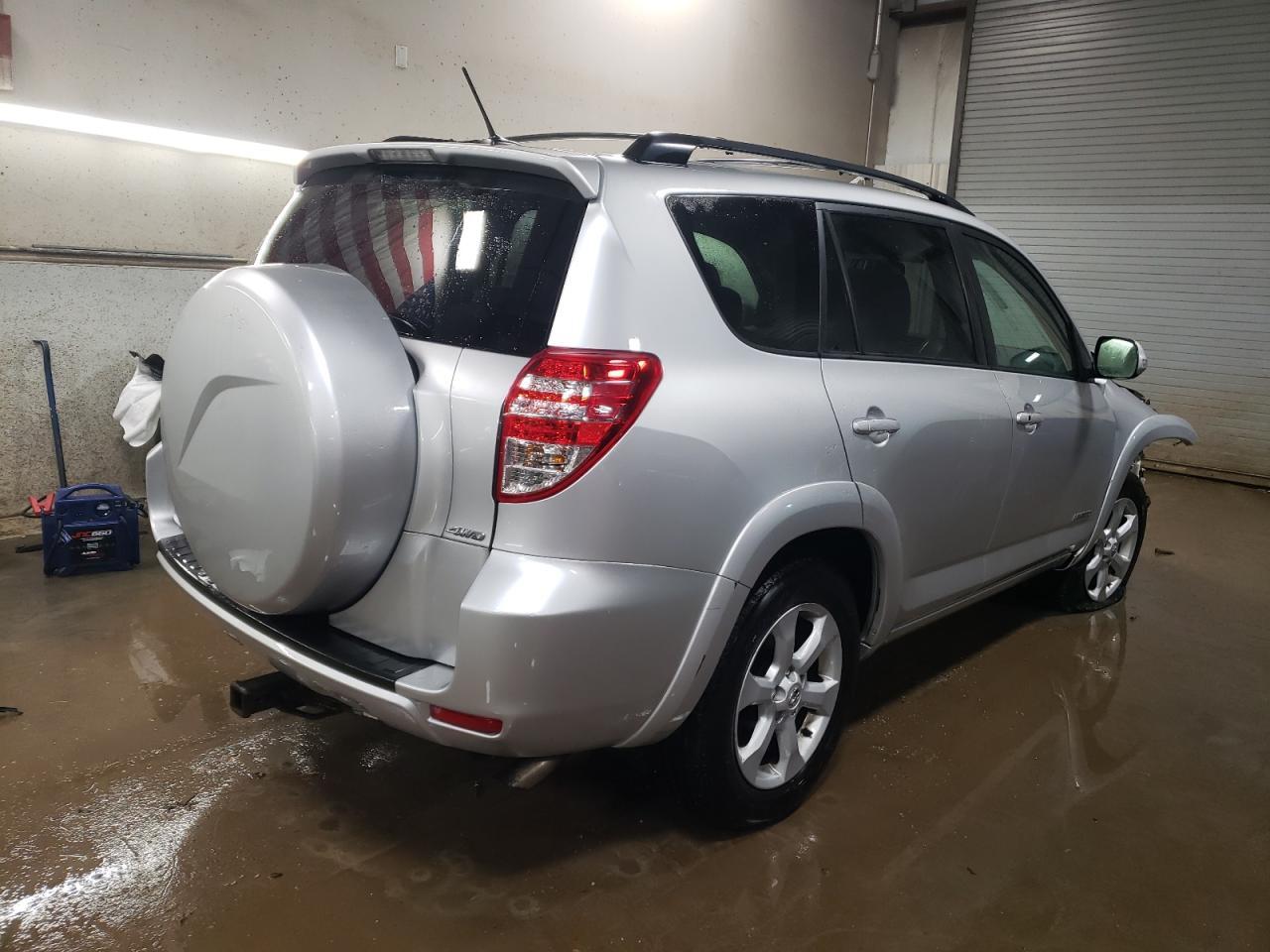 2011 TOYOTA RAV4 LIMIT - Фото 3