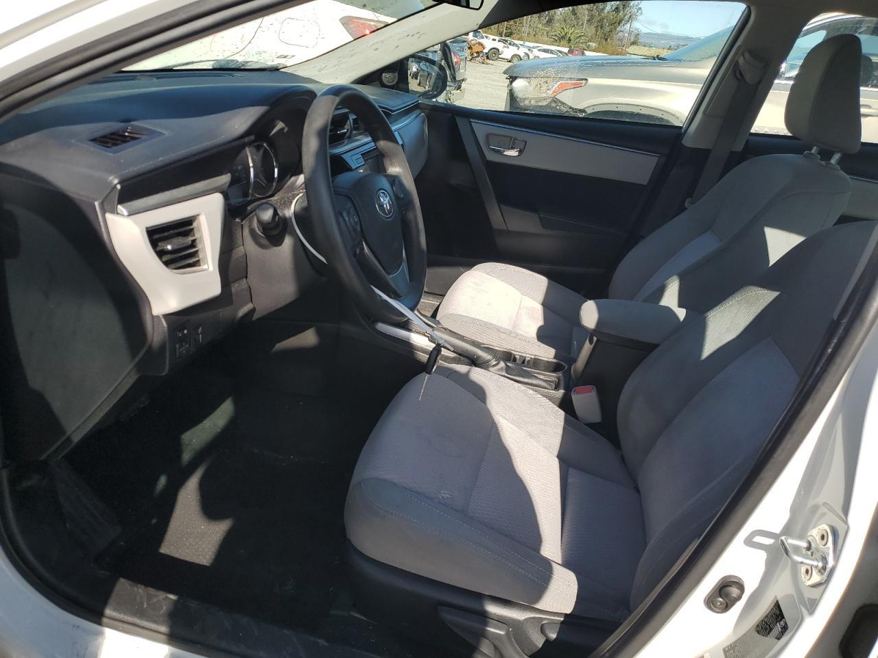 2015 TOYOTA COROLLA L - Фото 7