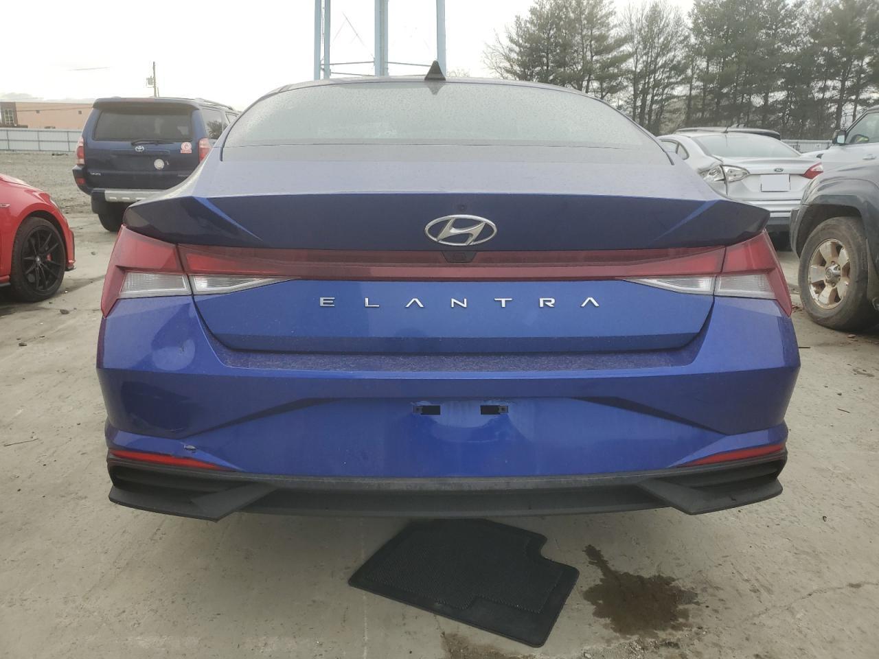 2022 HYUNDAI ELANTRA SE - Image 6