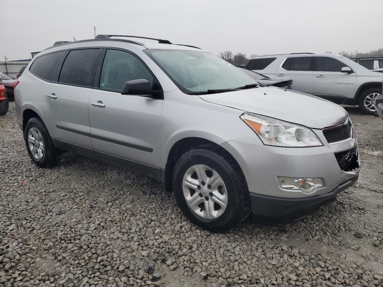 2012 CHEVROLET TRAVERSE L - Image 4
