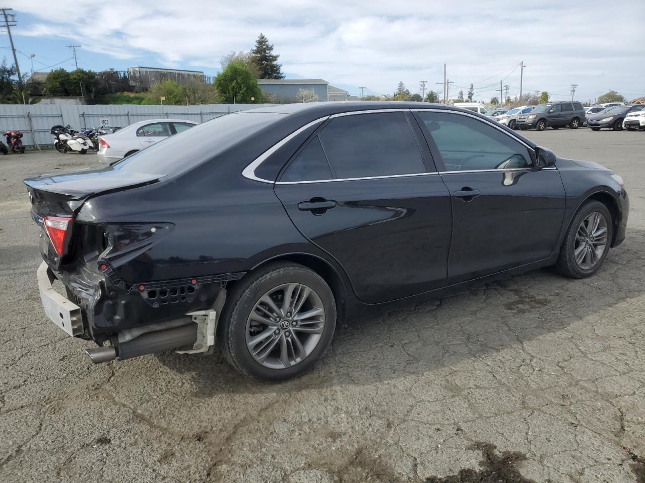 2017 TOYOTA CAMRY LE - Фото 3