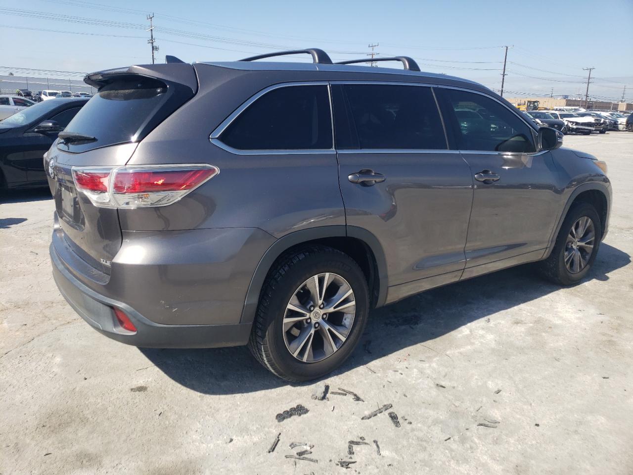 2015 TOYOTA HIGHLANDER - Фото 3