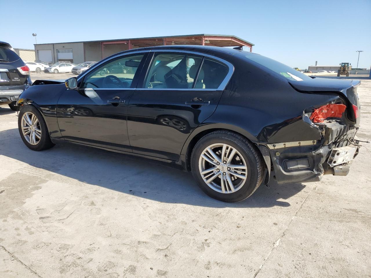 2011 INFINITI G37 BASE - Фото 2