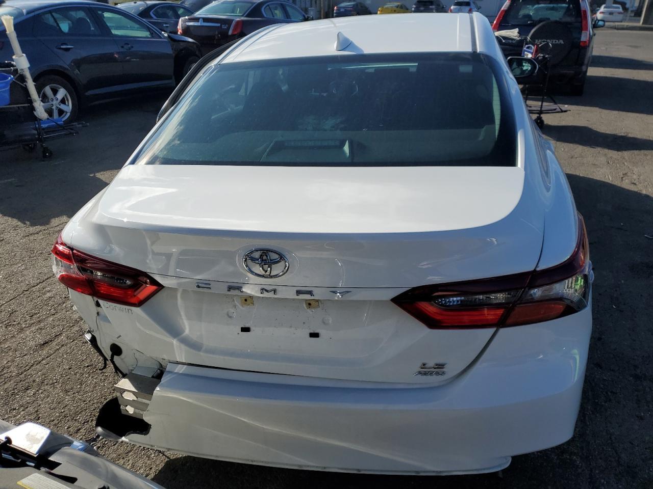 2024 TOYOTA CAMRY LE - Фото 6
