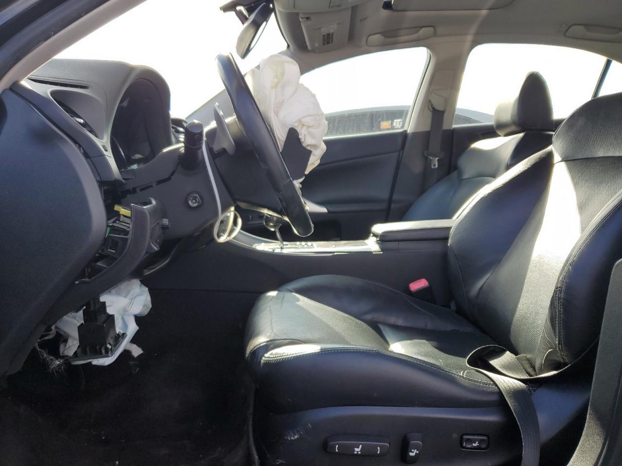 2011 LEXUS IS 250 - Image 7