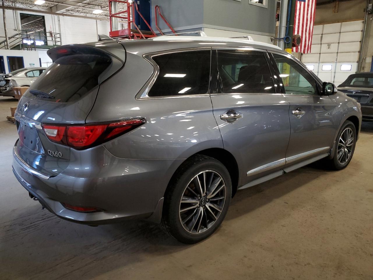 2017 INFINITI QX60 - Фото 3