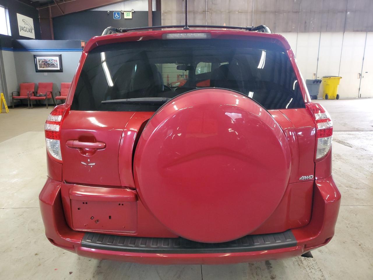 2011 TOYOTA RAV4 - Фото 6