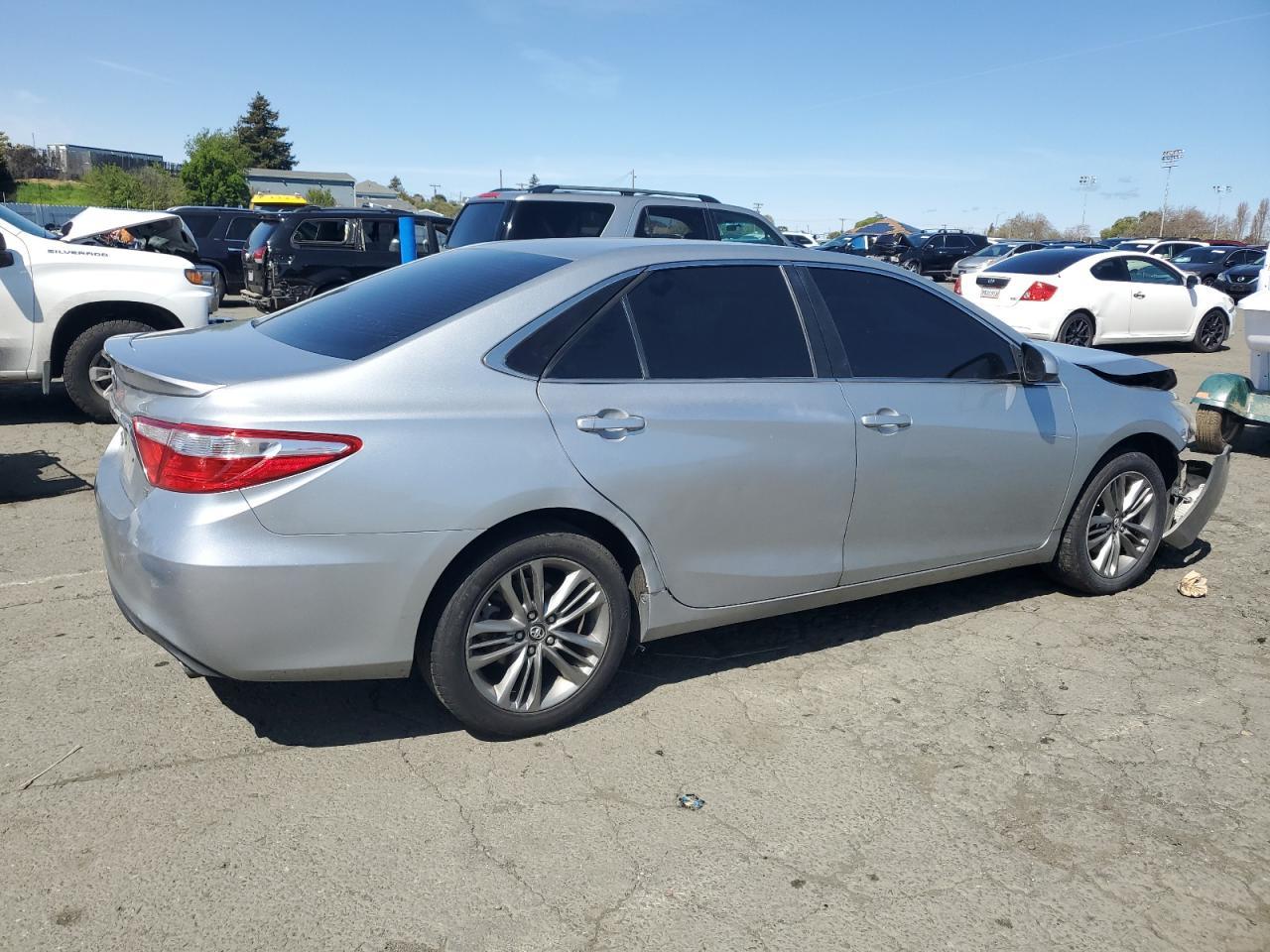 2016 TOYOTA CAMRY LE - Image 3