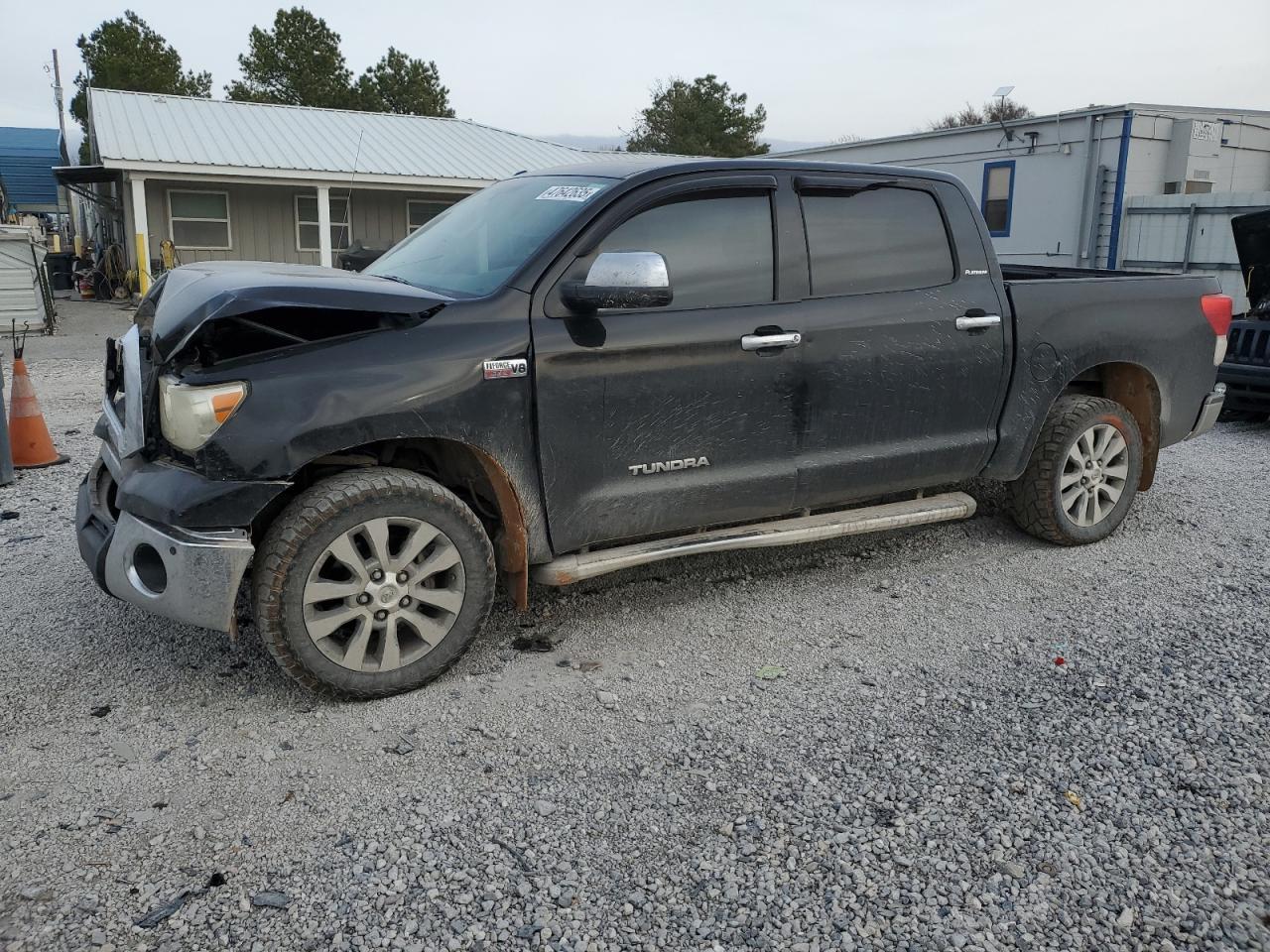 2011 TOYOTA TUNDRA CRE