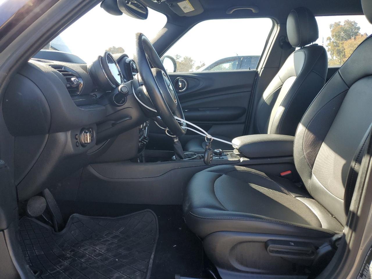 2017 MINI COOPER CLU - Image 7