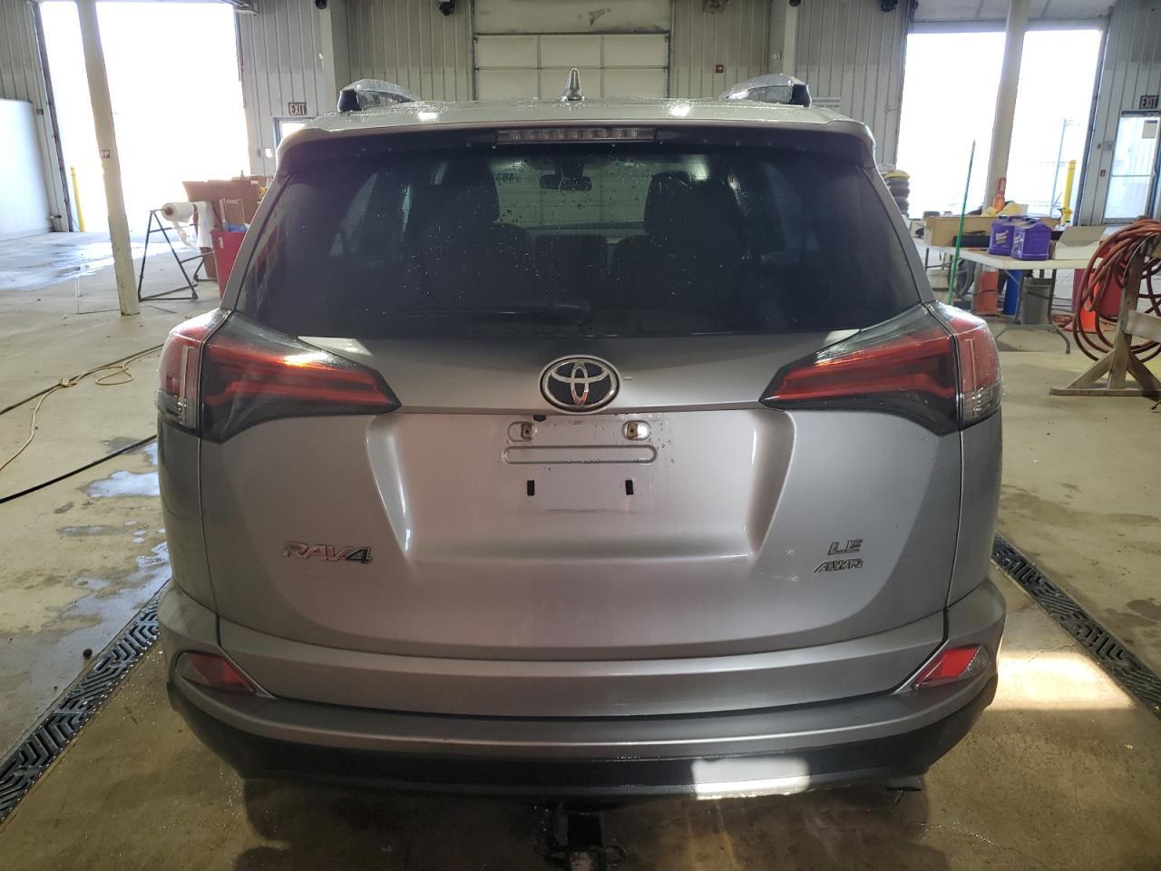 2017 TOYOTA RAV4 LE - Image 6