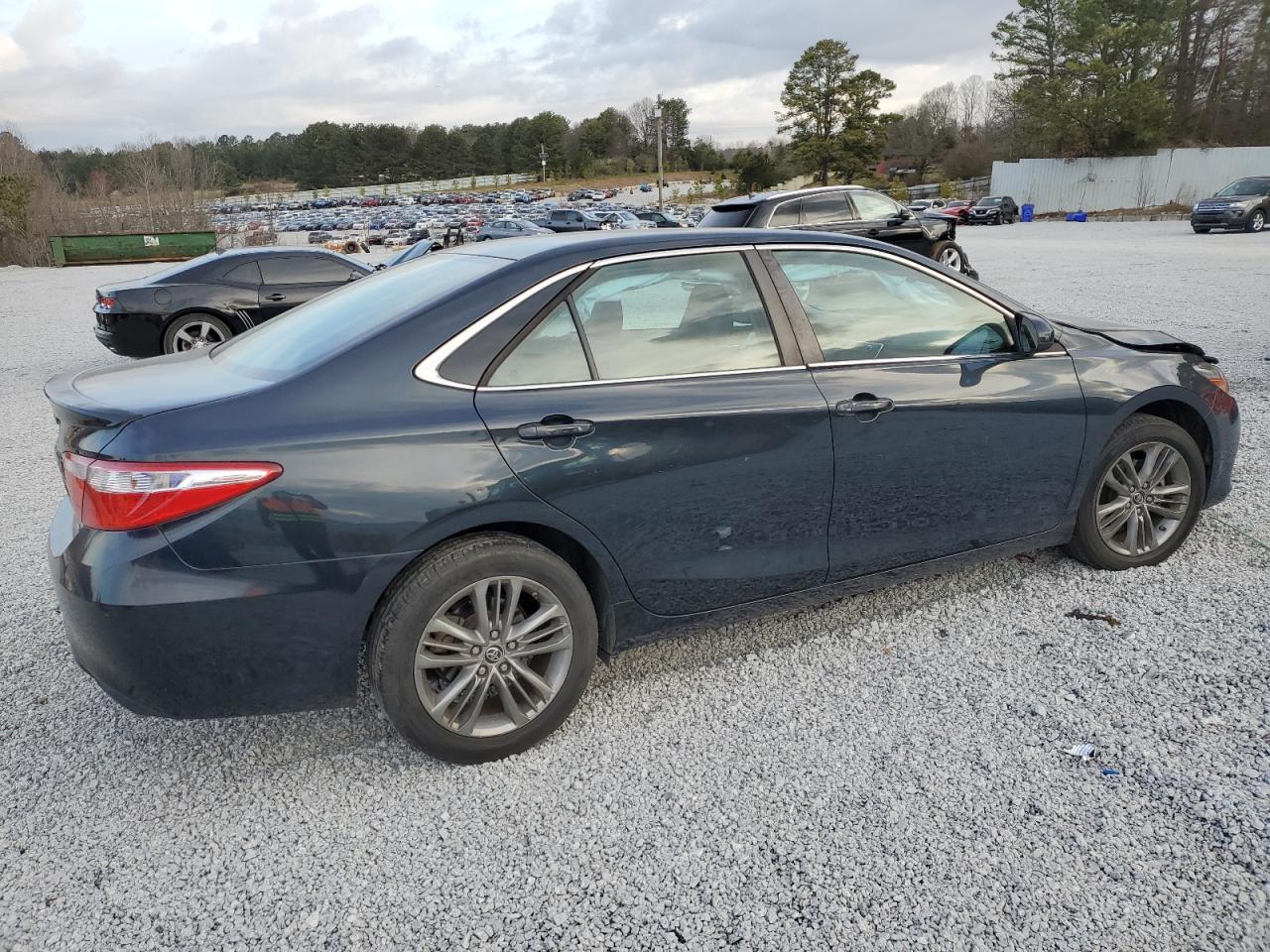2015 TOYOTA CAMRY LE - Фото 3