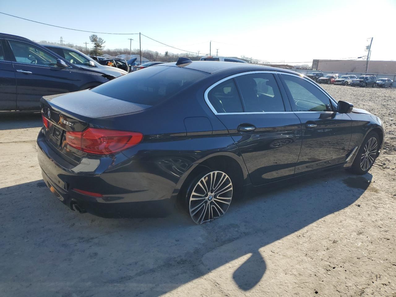 2018 BMW 530 XI - Фото 3