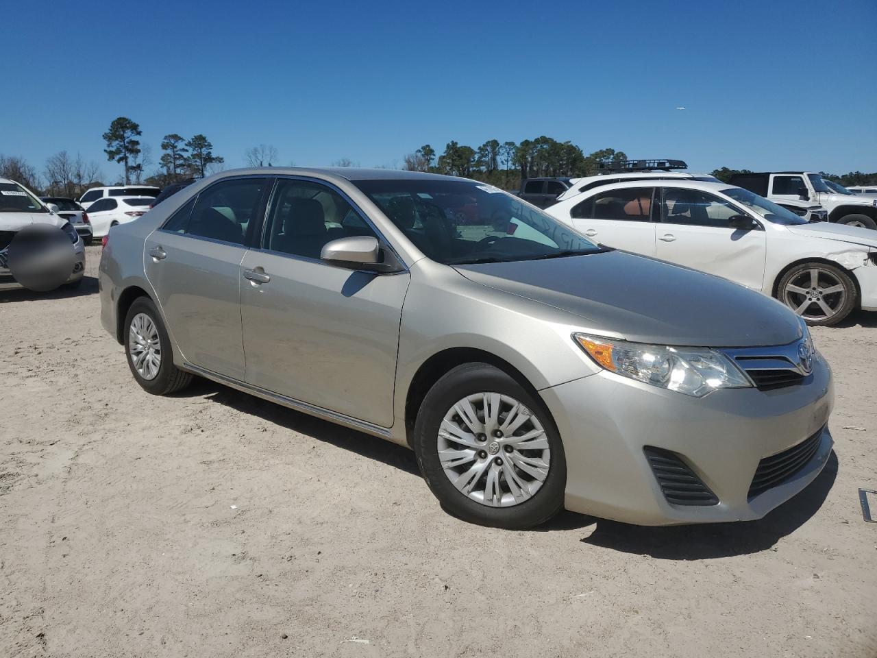 2014 TOYOTA CAMRY L - Image 4