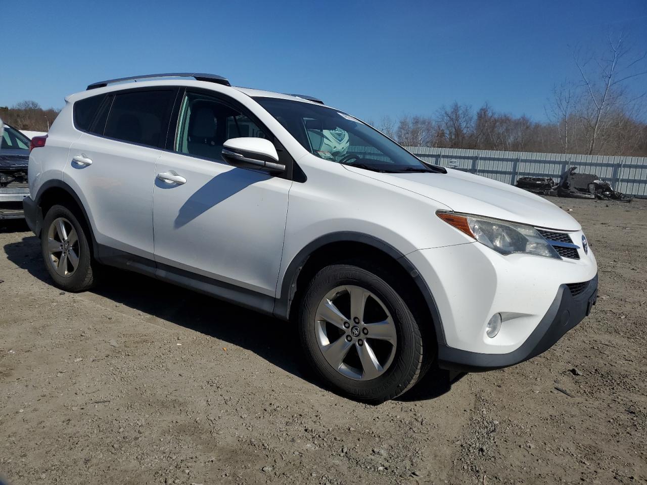 2015 TOYOTA RAV4 XLE - Фото 4