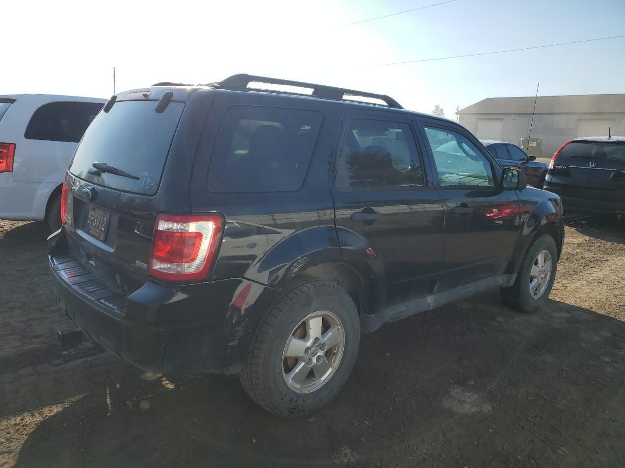 2010 FORD ESCAPE XLT - Image 3
