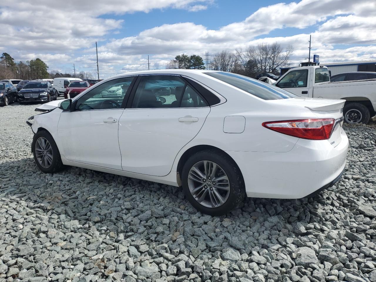 2016 TOYOTA CAMRY LE - Фото 2