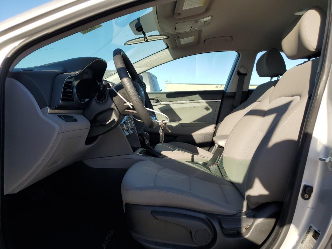 2019 HYUNDAI ELANTRA SE - Фото 7