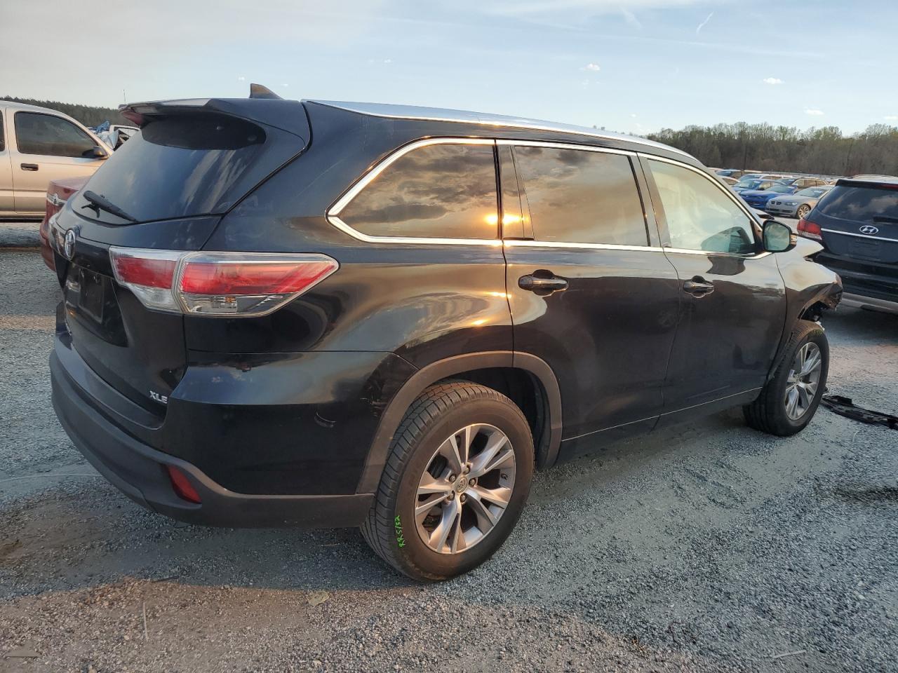 2015 TOYOTA HIGHLANDER - Фото 3