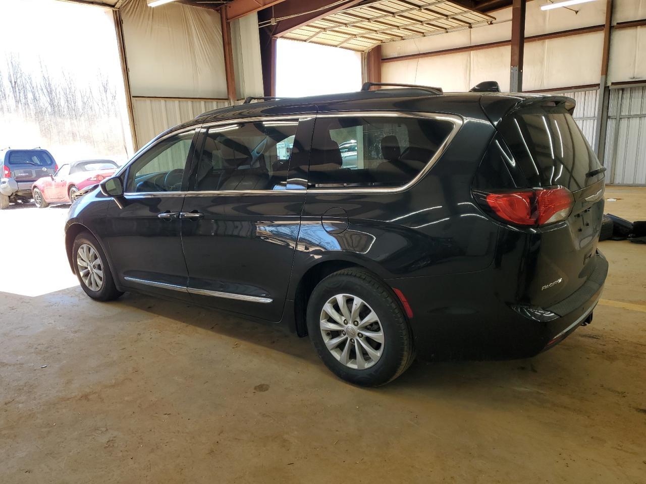 2017 CHRYSLER PACIFICA T - Image 2
