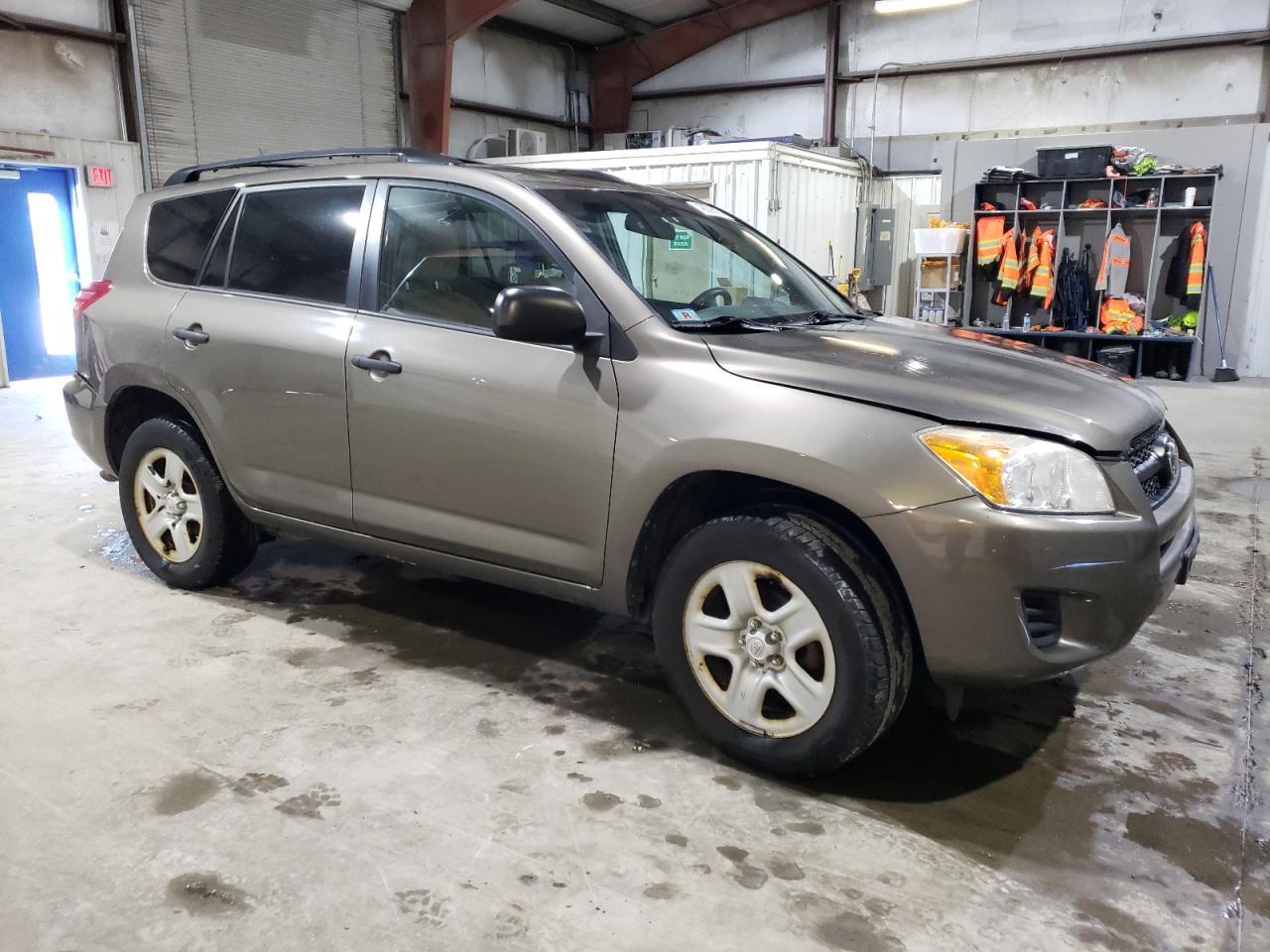 2011 TOYOTA RAV4 - Image 4