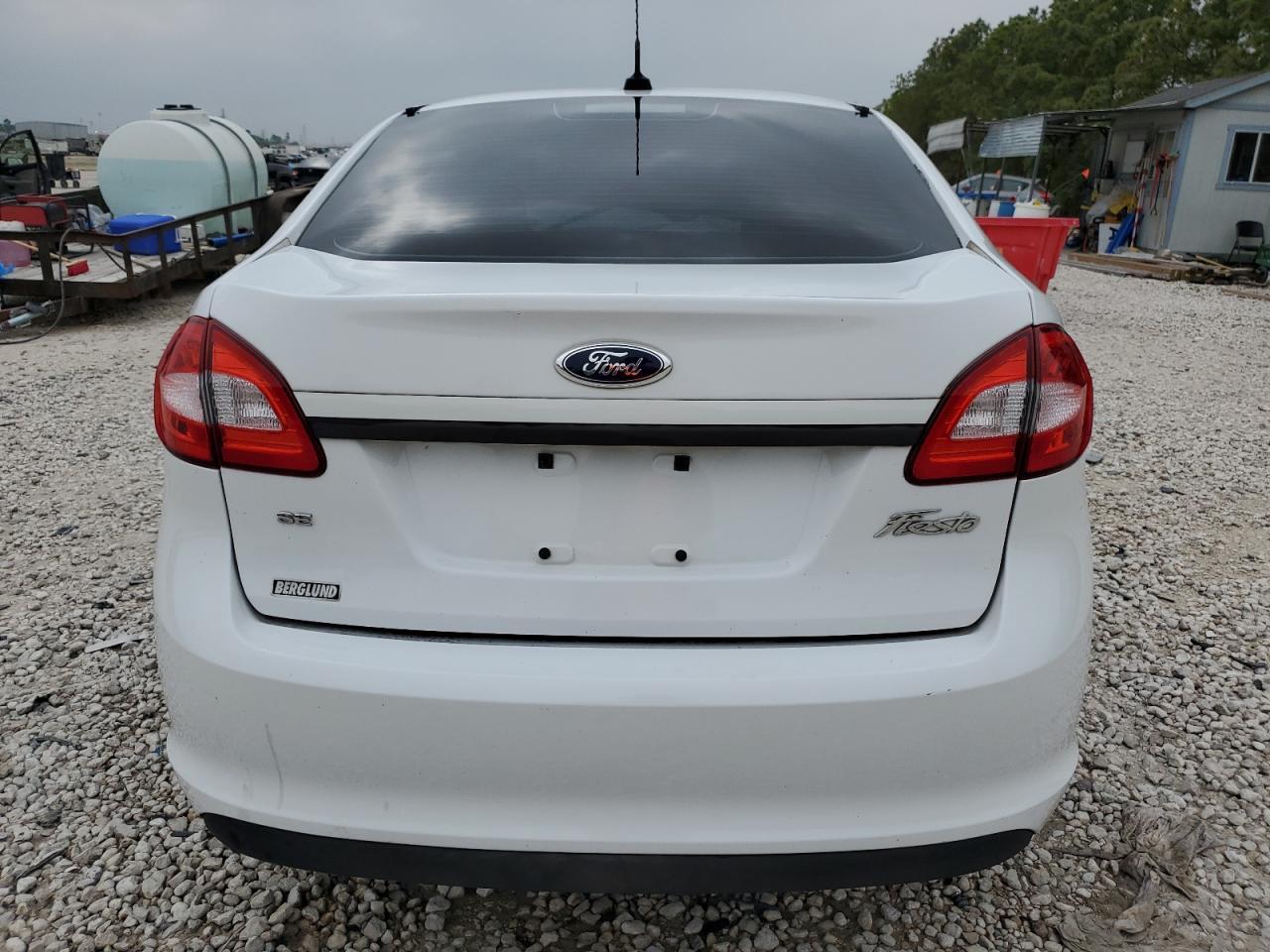 2013 FORD FIESTA SE - Image 6
