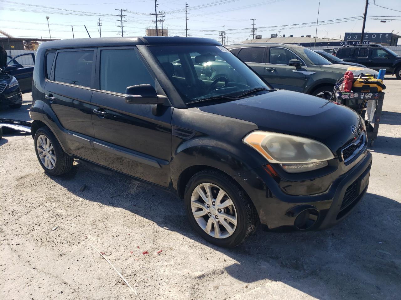 2013 KIA SOUL + - Image 4