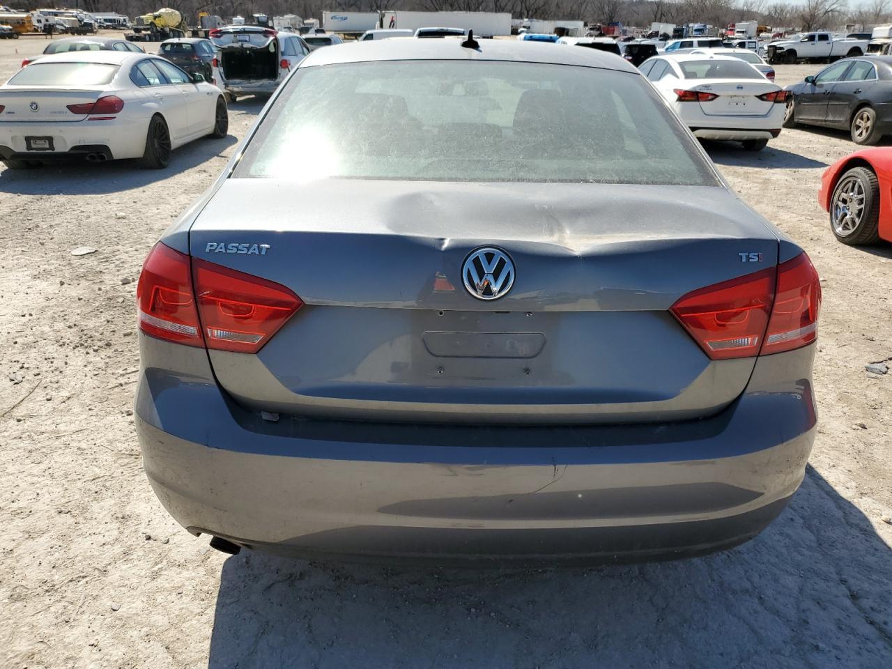 2015 VOLKSWAGEN PASSAT S - Фото 6