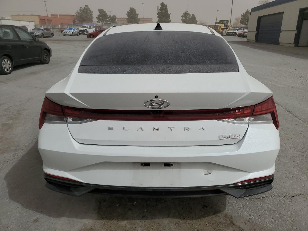 2022 HYUNDAI ELANTRA SE - Image 6