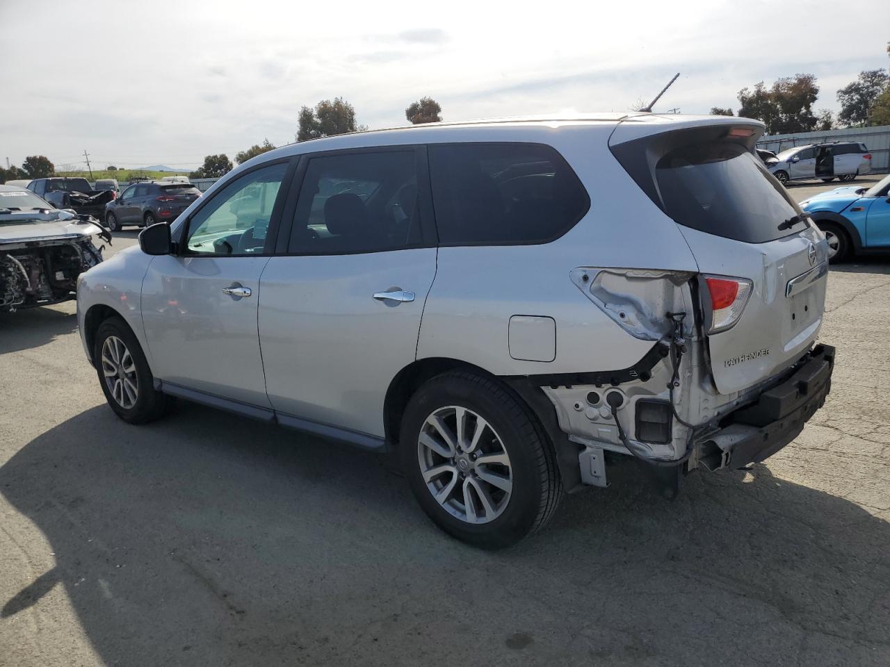 2013 NISSAN PATHFINDER - Image 2