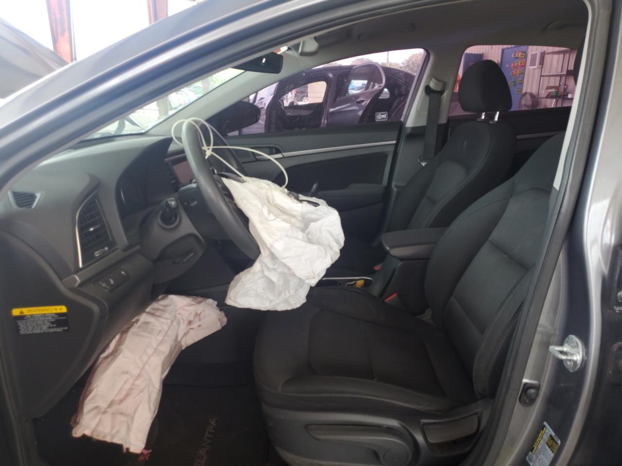 2018 HYUNDAI ELANTRA SE - Фото 7