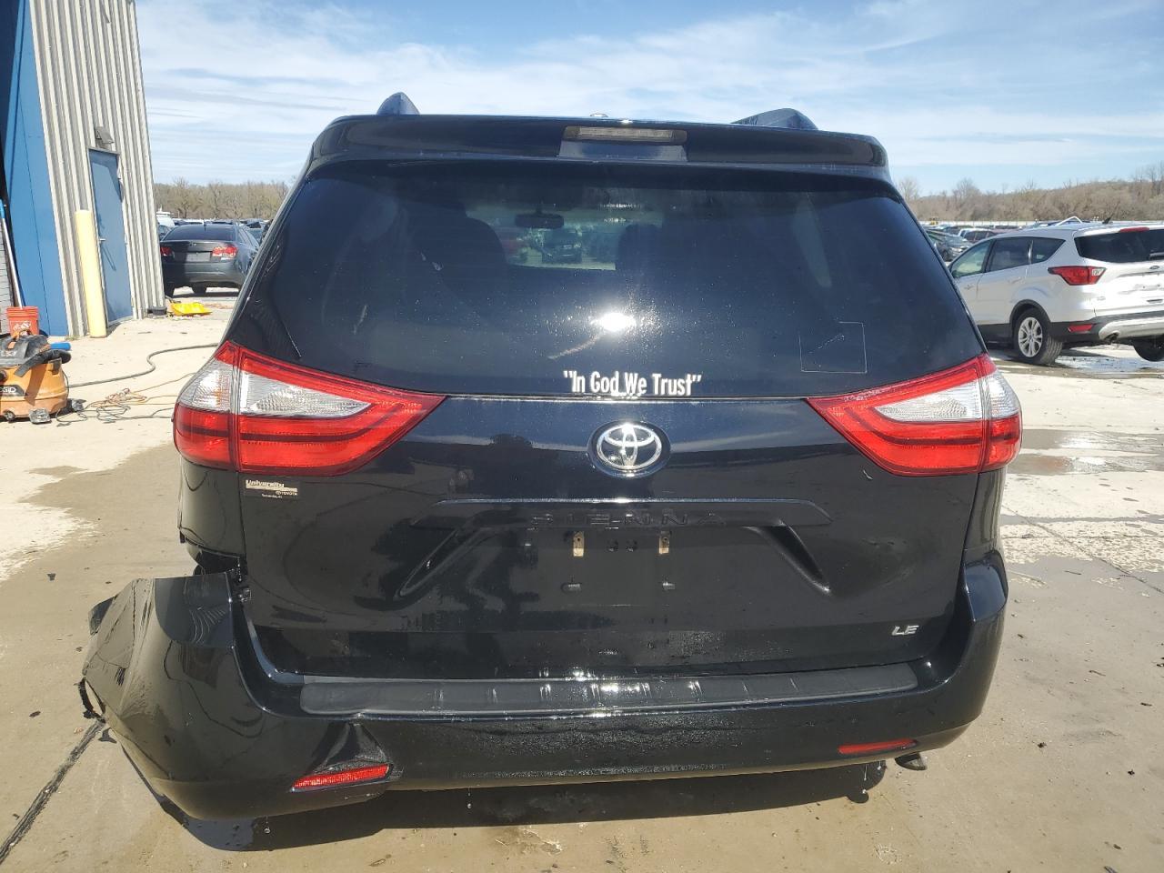 2015 TOYOTA SIENNA LE - Фото 6