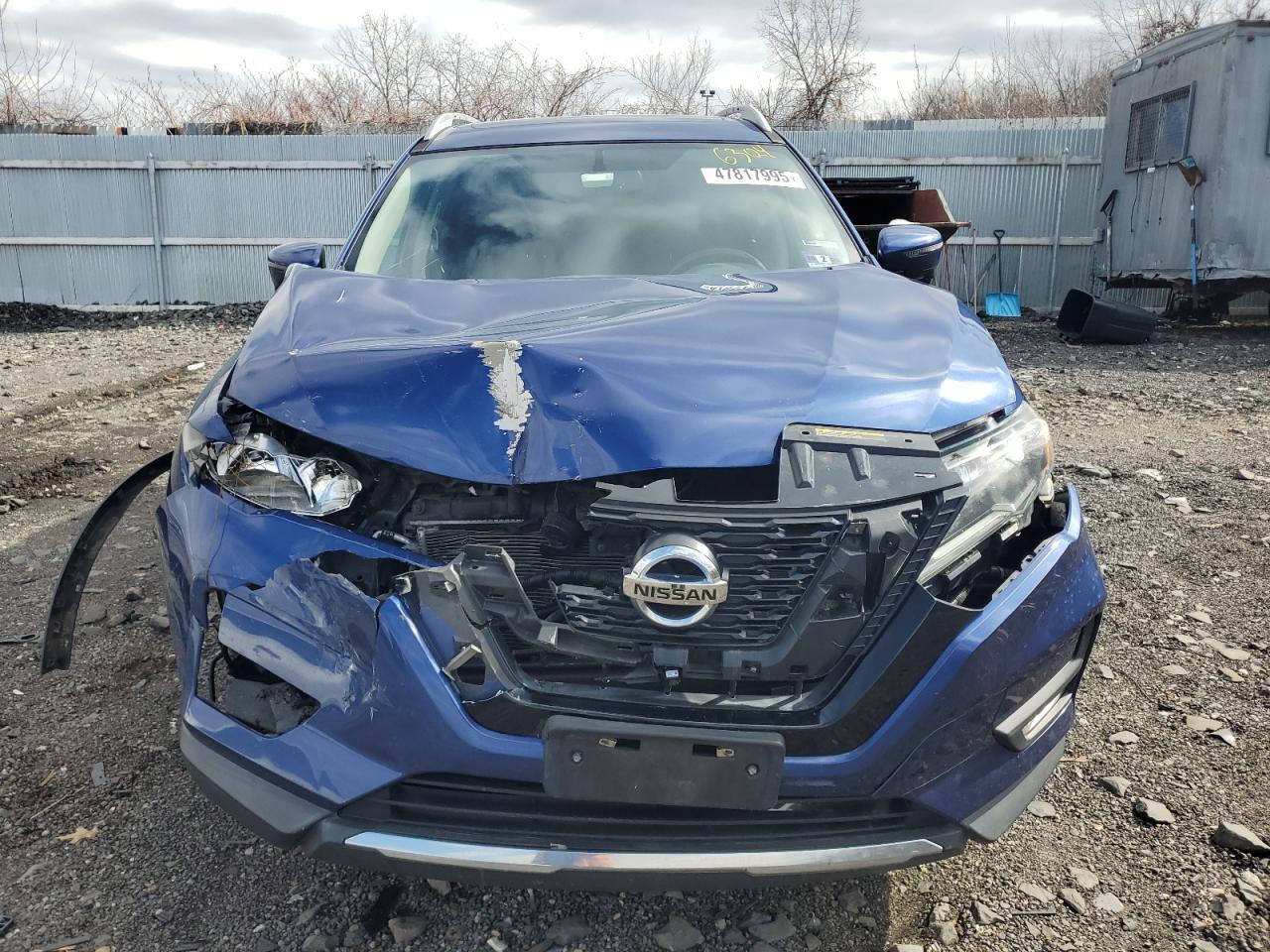 2017 NISSAN ROGUE SV - Фото 5