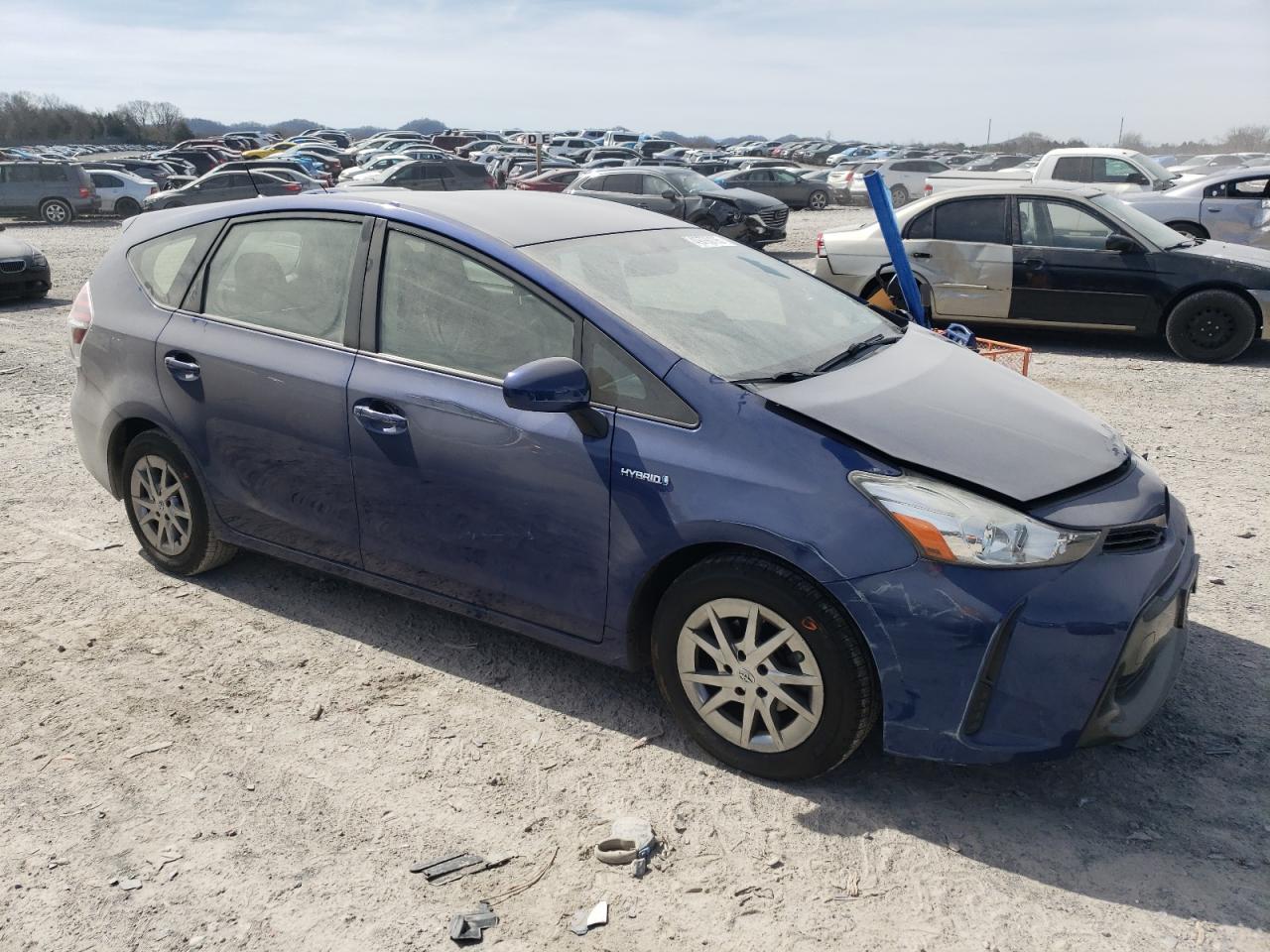 2015 TOYOTA PRIUS V - Image 4