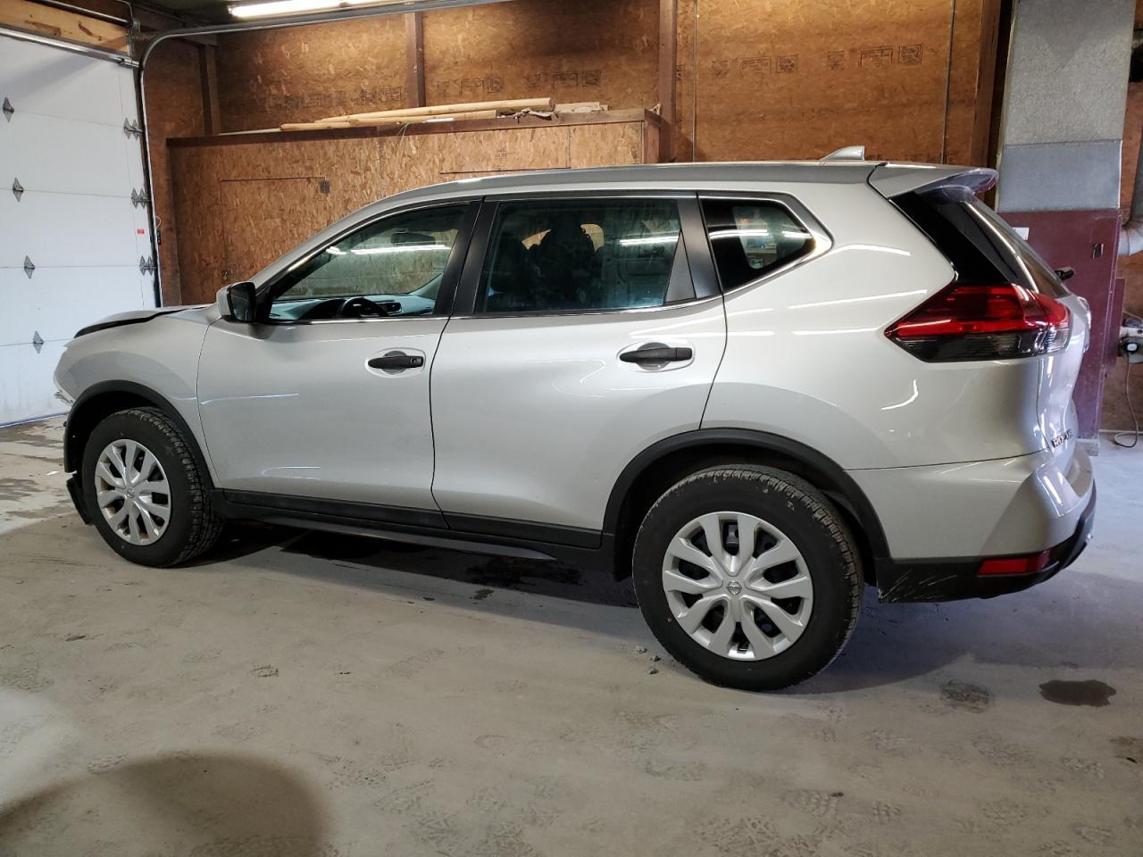 2017 NISSAN ROGUE SV - Image 2
