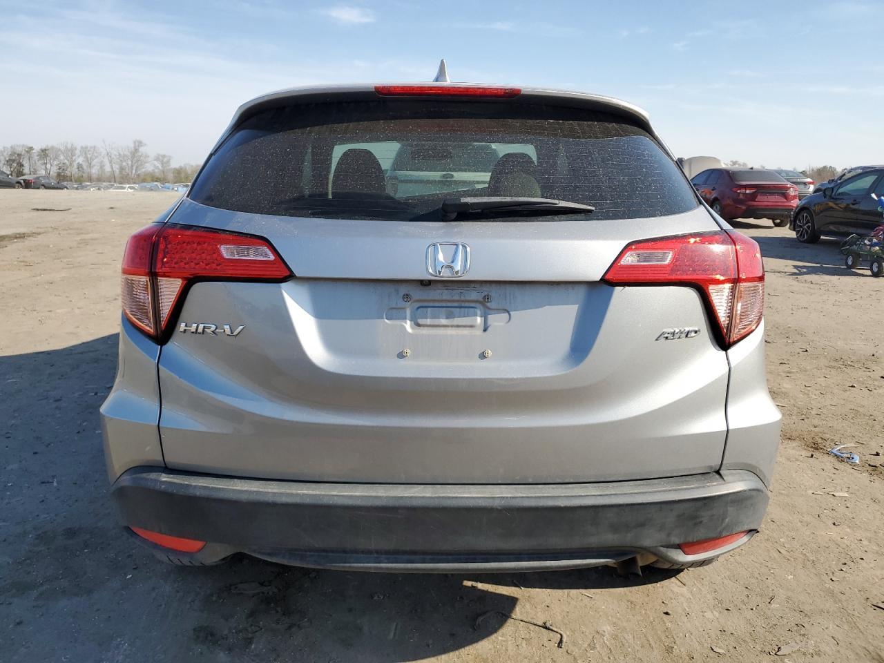 2018 HONDA HR-V LX - Image 6