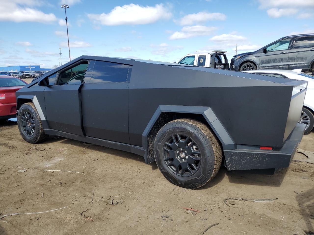 2024 TESLA CYBERTRUCK - Image 2
