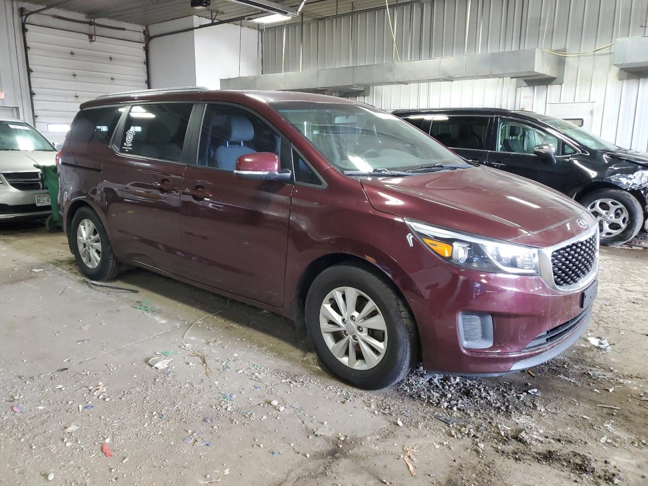 2016 KIA SEDONA LX - Image 4