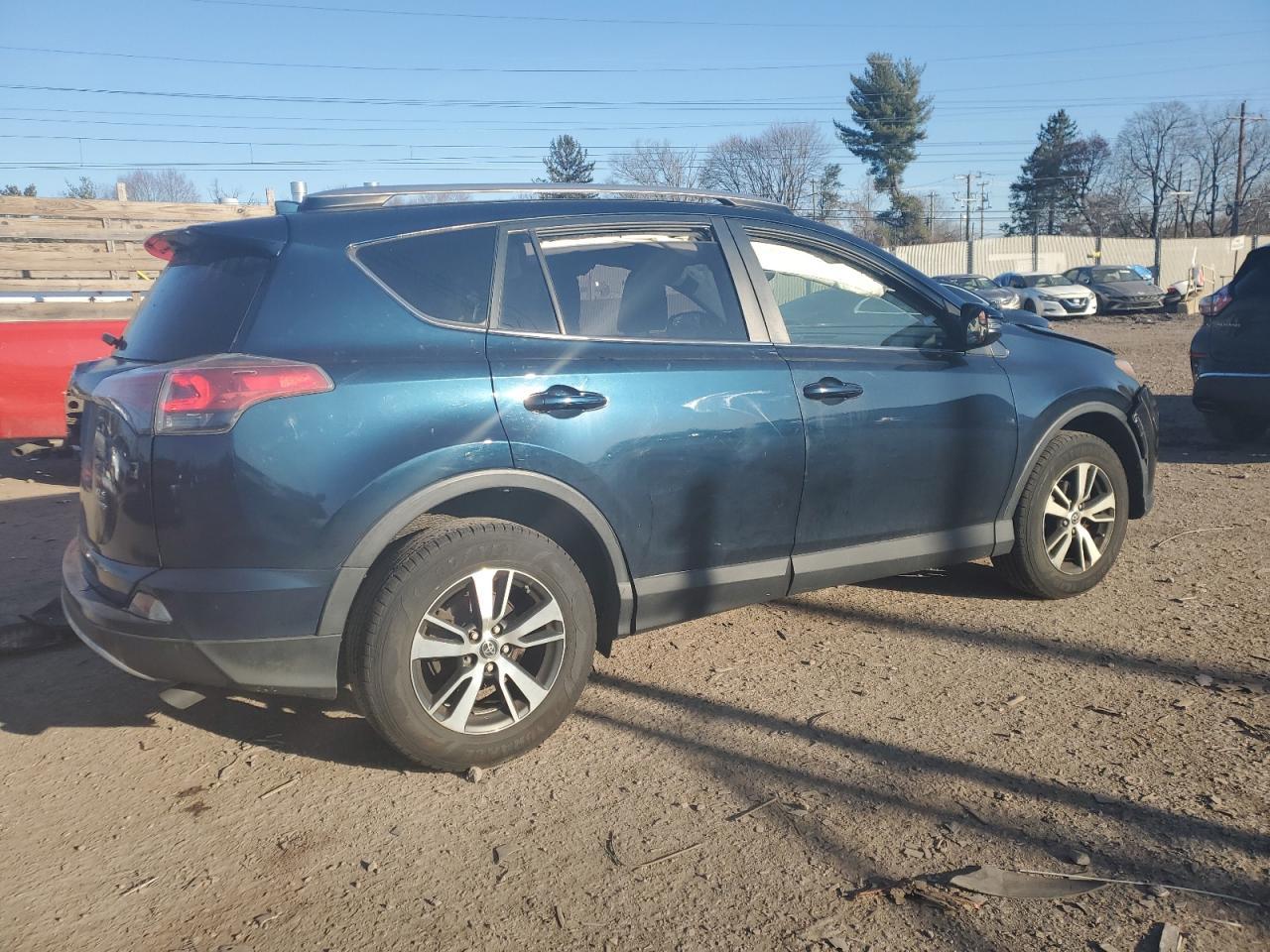 2017 TOYOTA RAV4 XLE - Image 3