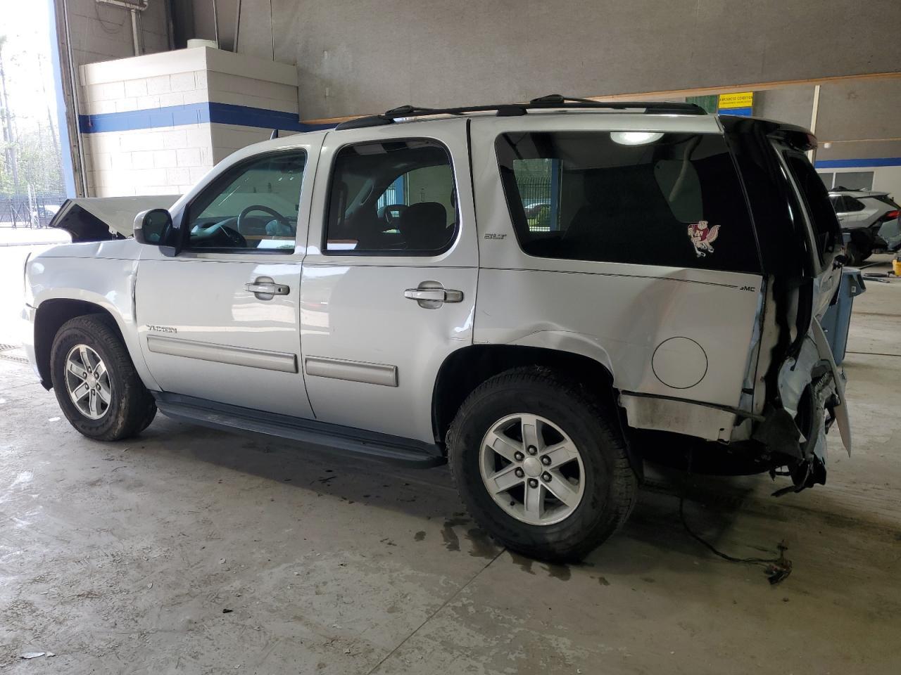 2012 GMC YUKON SLT - Image 2