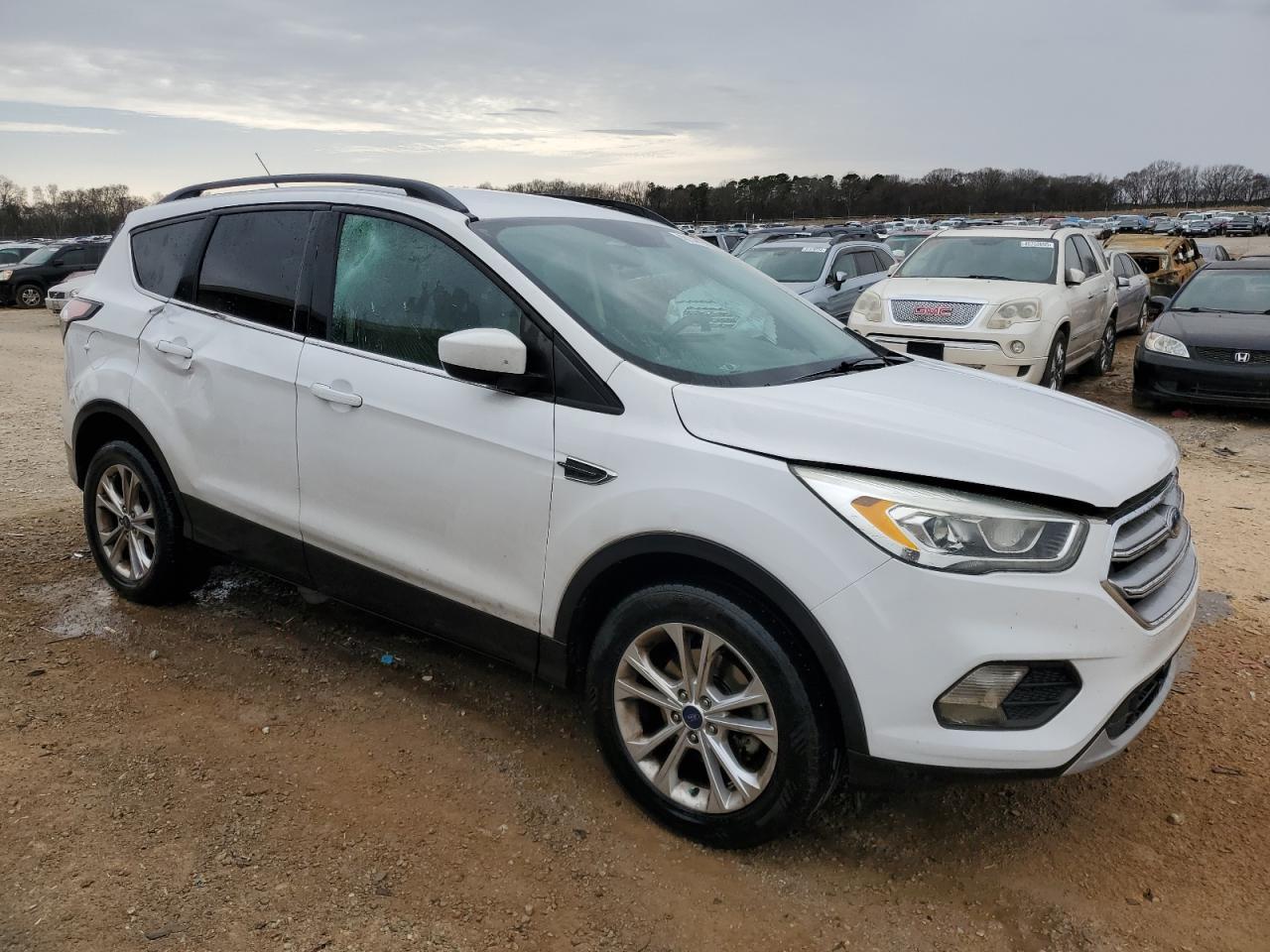 2017 FORD ESCAPE SE - Image 4