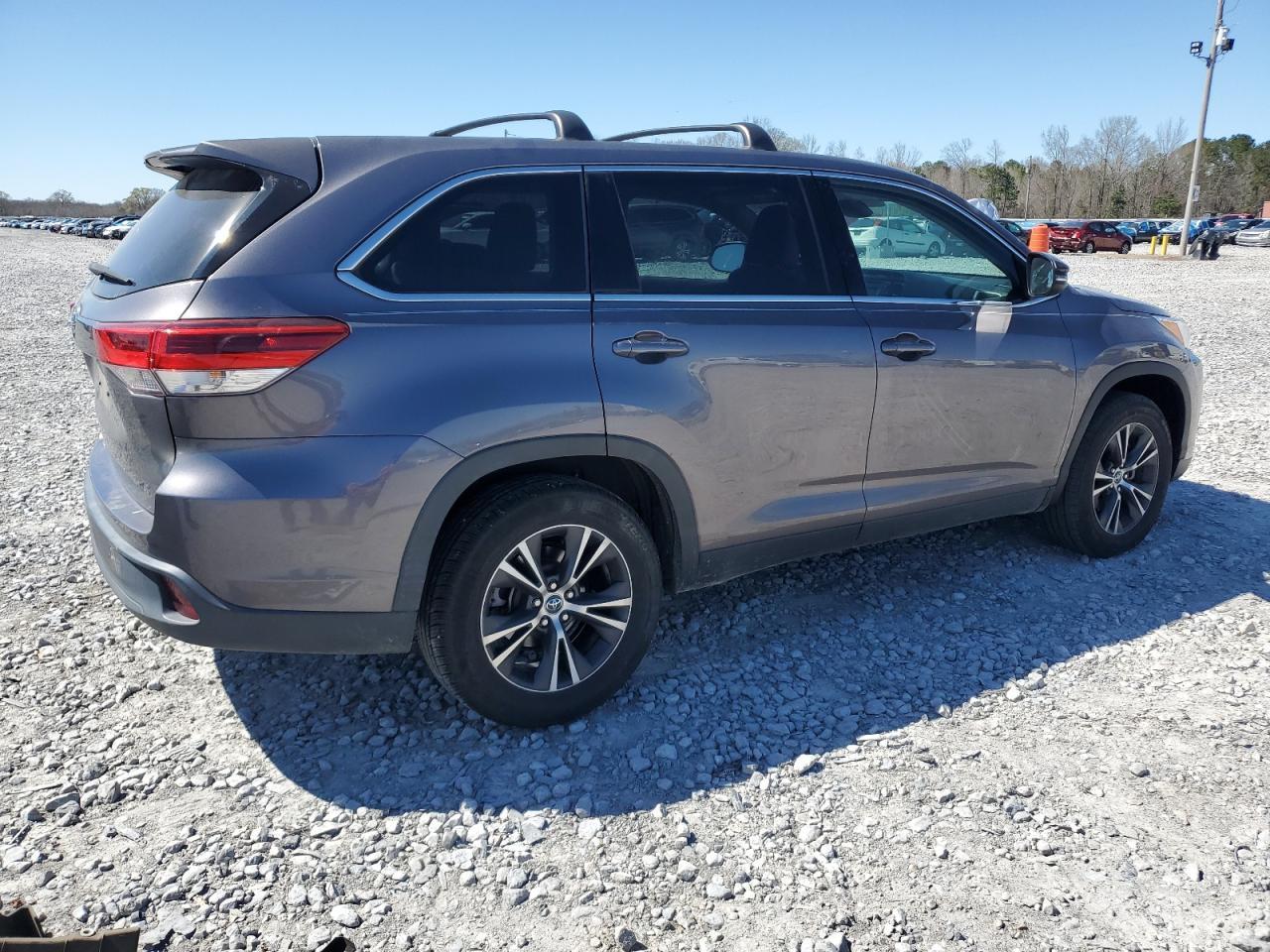 2019 TOYOTA HIGHLANDER - Image 3