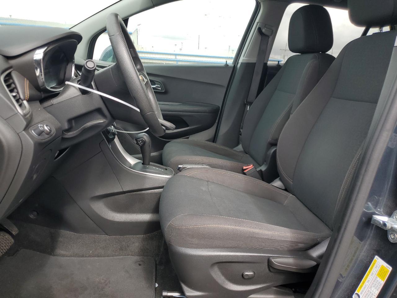 2021 CHEVROLET TRAX LS - Image 7