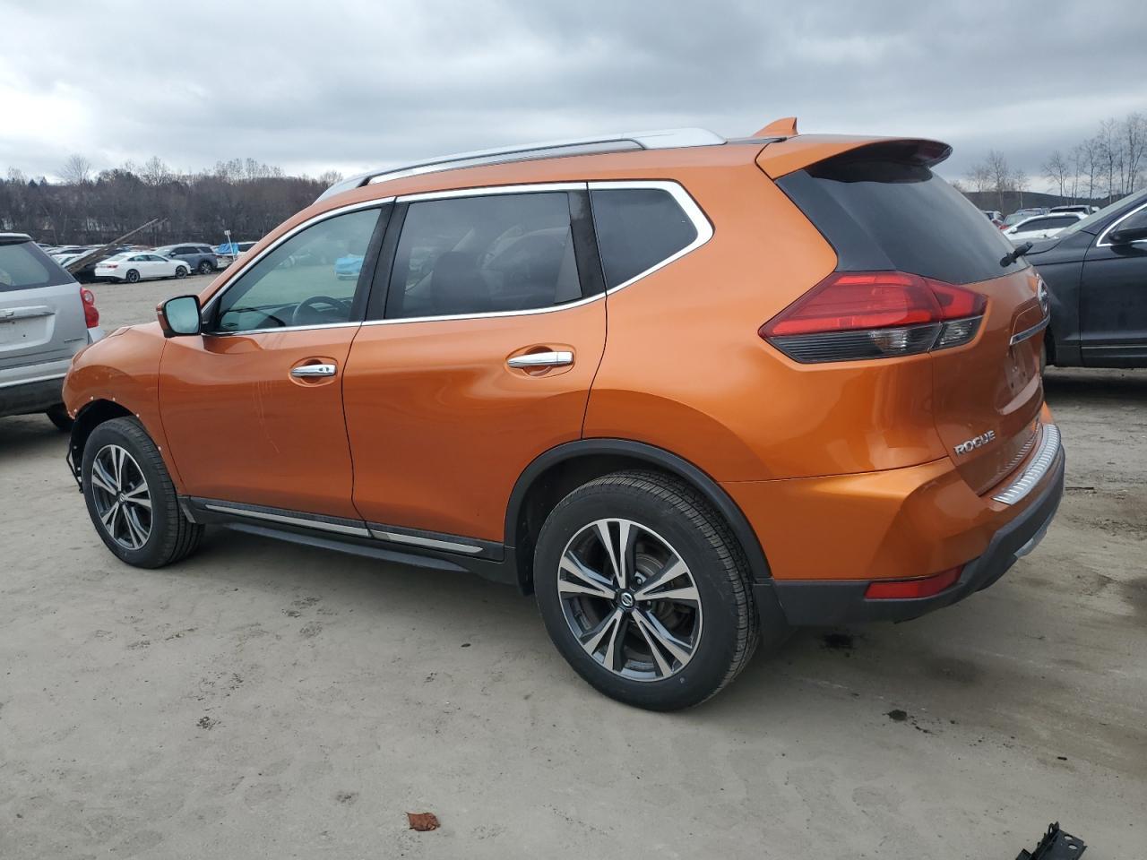 2017 NISSAN ROGUE SV - Image 2