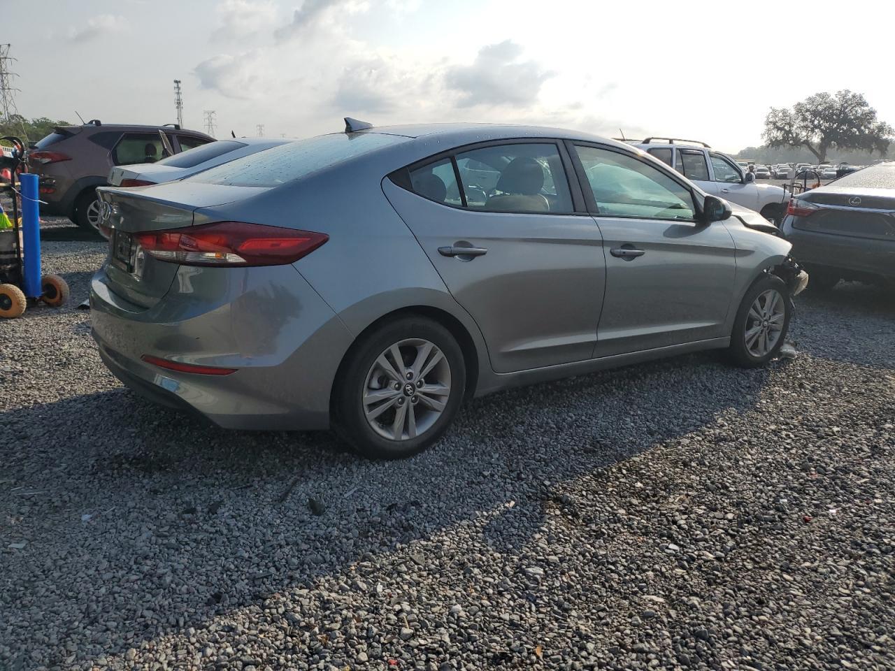 2018 HYUNDAI ELANTRA SE - Фото 3