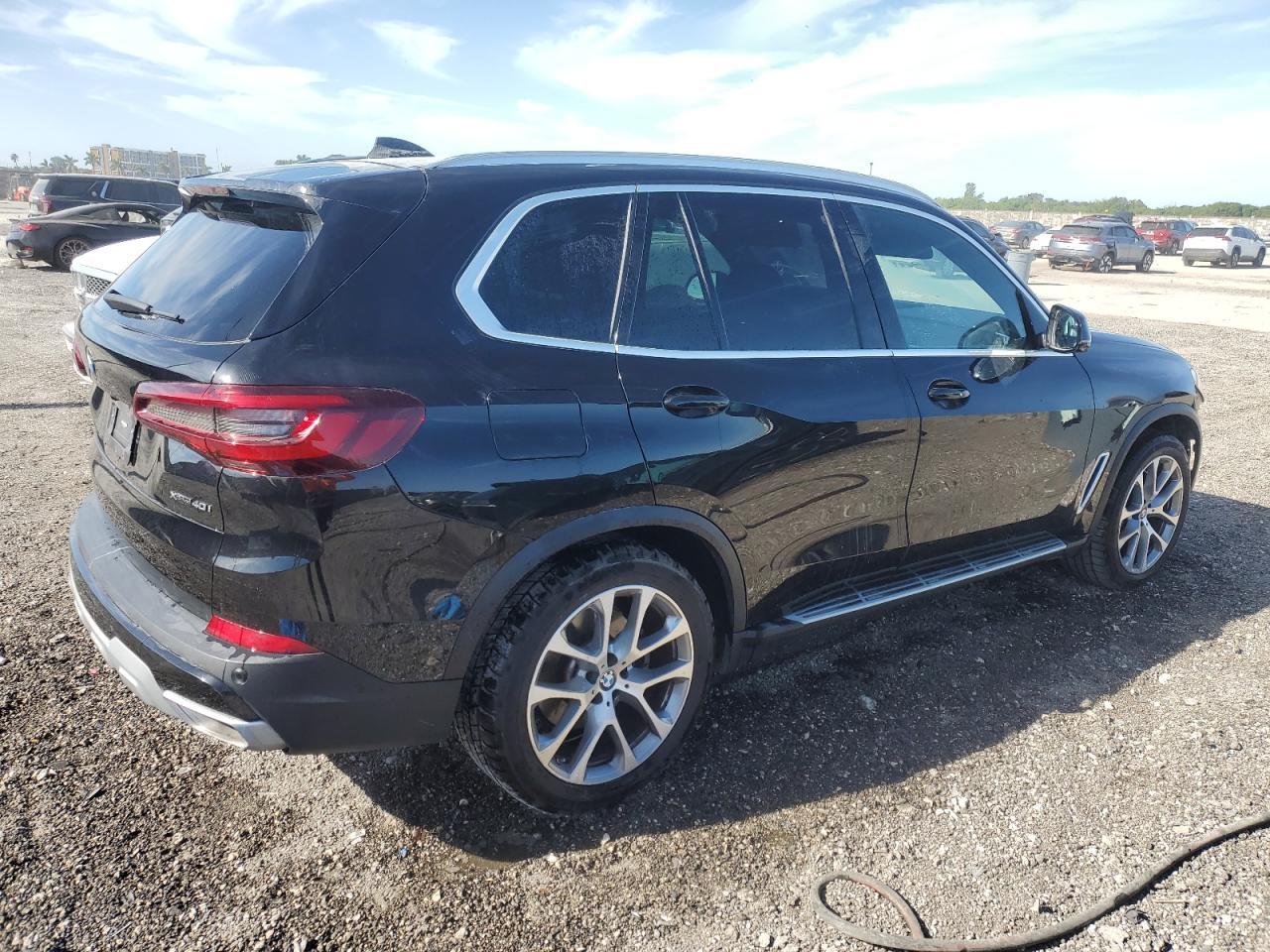 2023 BMW X5 XDRIVE4 - Фото 3