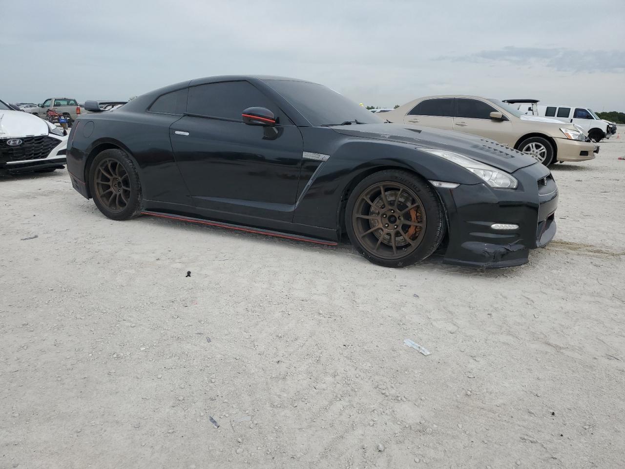 2013 NISSAN GT-R PREMI - Фото 4