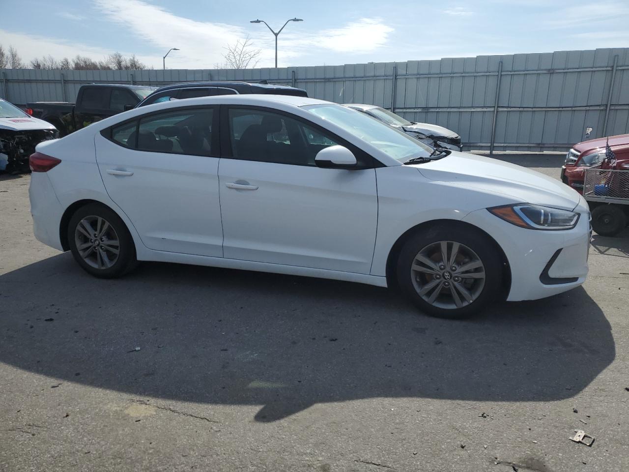 2018 HYUNDAI ELANTRA SE - Фото 4