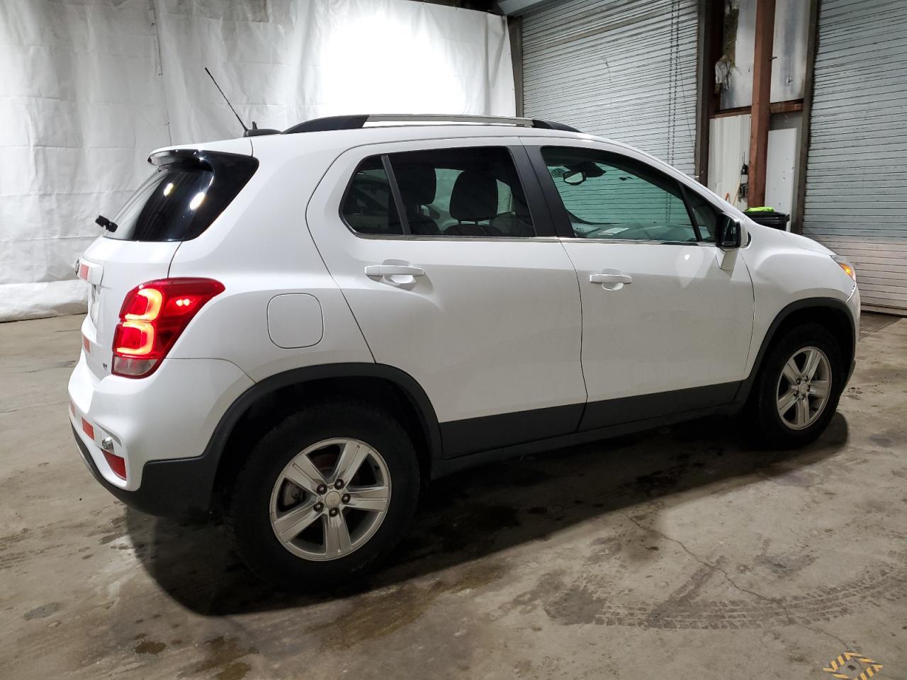 2019 CHEVROLET TRAX 1LT - Фото 3